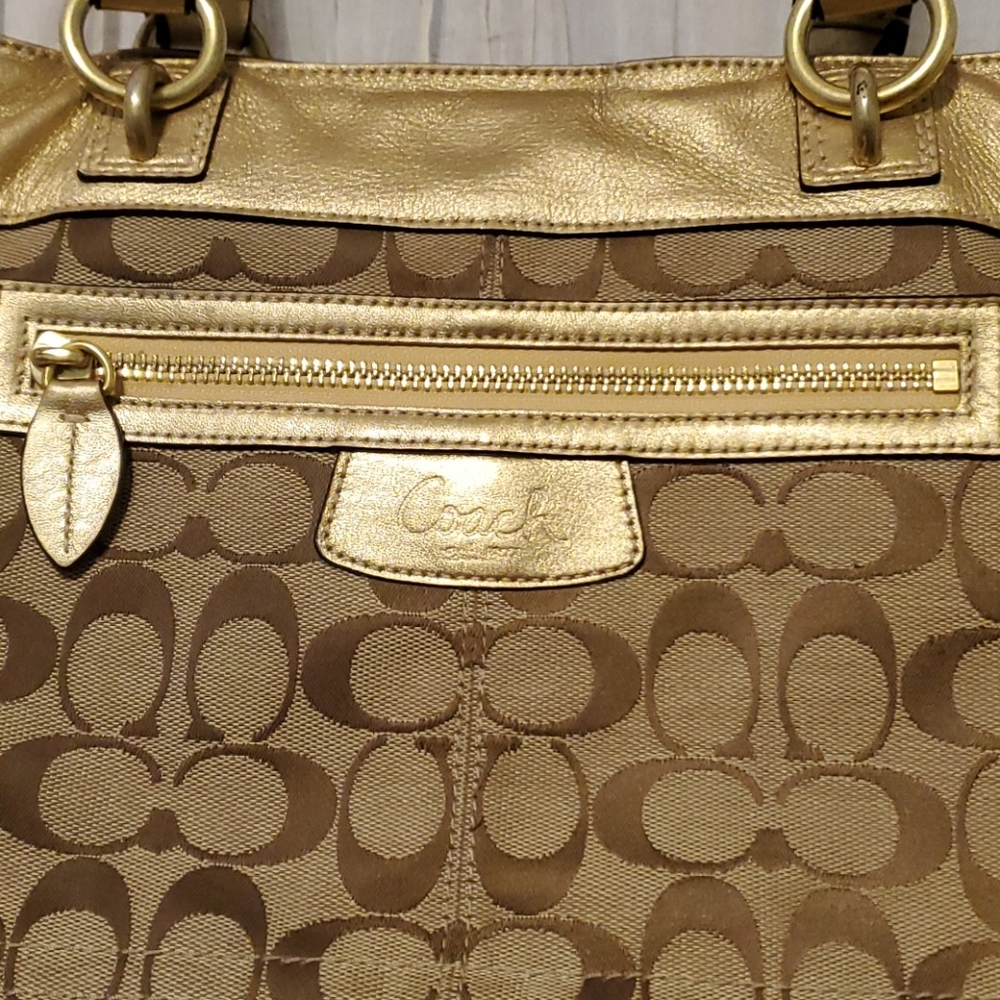 Authentic Coach purse - Picture 3 of 16